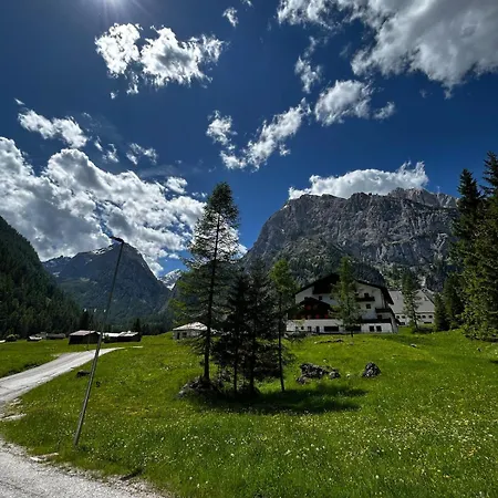E Marmolada A Due Passi Dalle Piste Appartement *